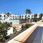 Blue Island Pool View & Wi-fi By Irent Fuerteventura Apartamento
