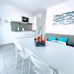 Blue Island Pool View & Wi-fi By Irent Fuerteventura *